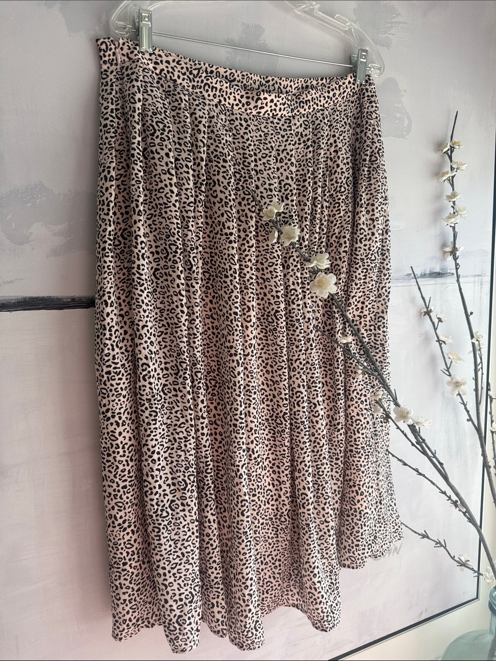 Who What Wear Blush Pink Peach and Black Leopard Print Pleated Midi Skirt